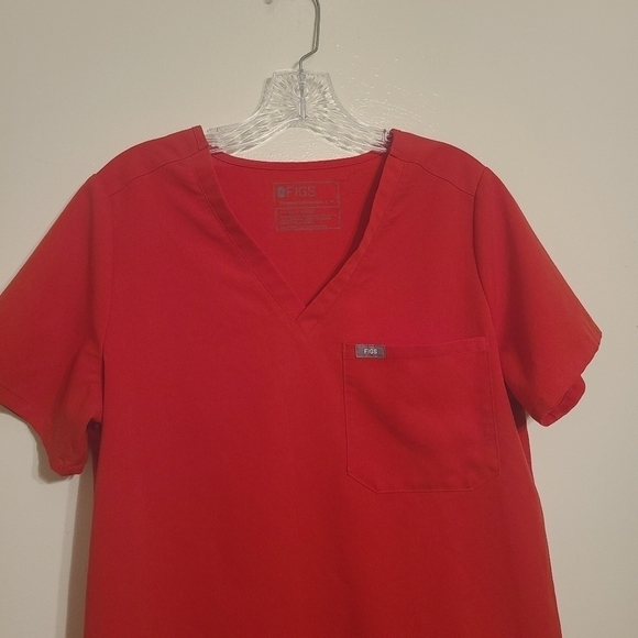 FIGS | Women's Red V-Neck One Pocket Scrubs Top (Size Medium) - Picture 4 of 12